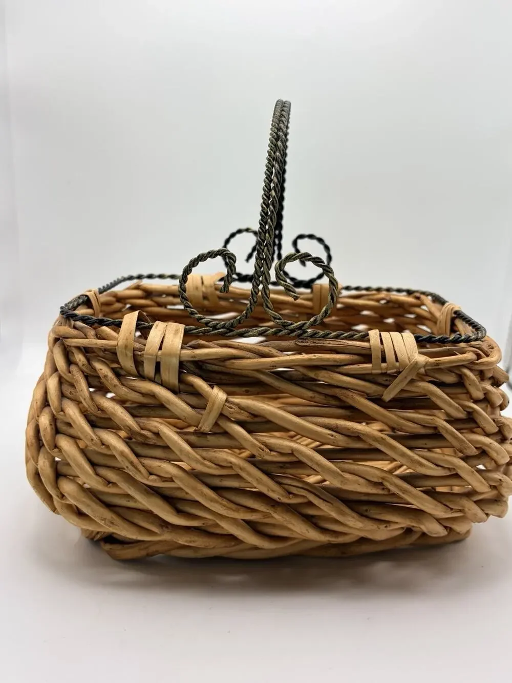 Bamboo Straw Basket With Metal Twisted Handle 8